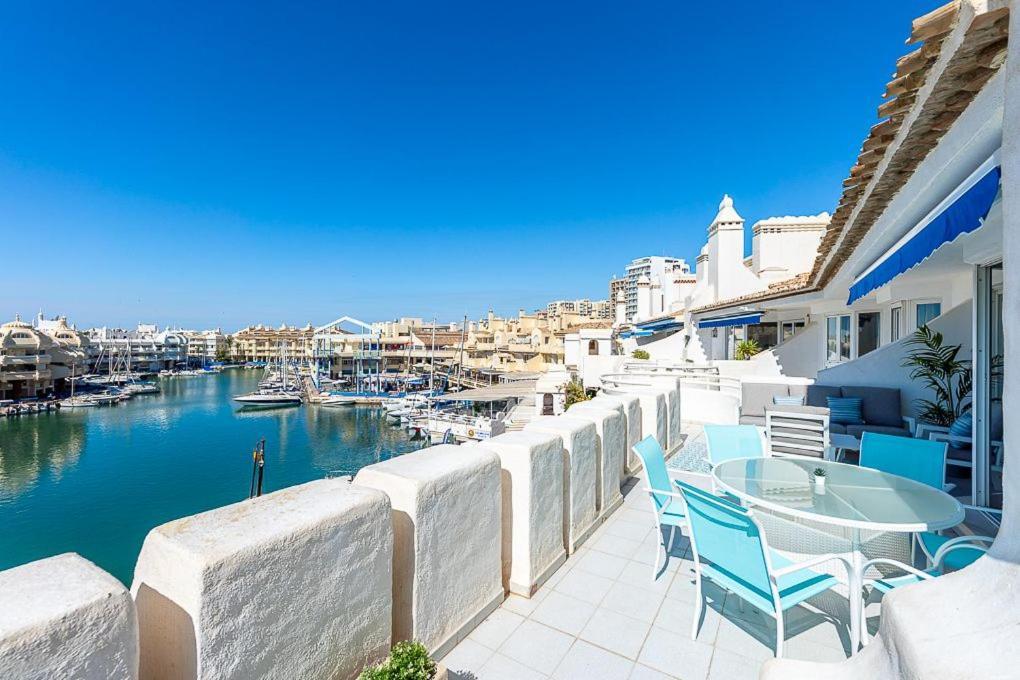 PUERTO DE BENALMÁDENA APARTAMENTO VACACIONAL con VISTAS AL MAR Y YATES TRES HABITACIONES 2 BAÑOS Esterno foto