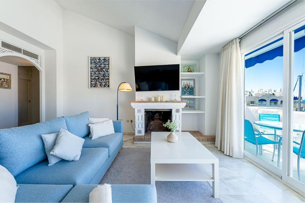 PUERTO DE BENALMÁDENA APARTAMENTO VACACIONAL con VISTAS AL MAR Y YATES TRES HABITACIONES 2 BAÑOS Esterno foto