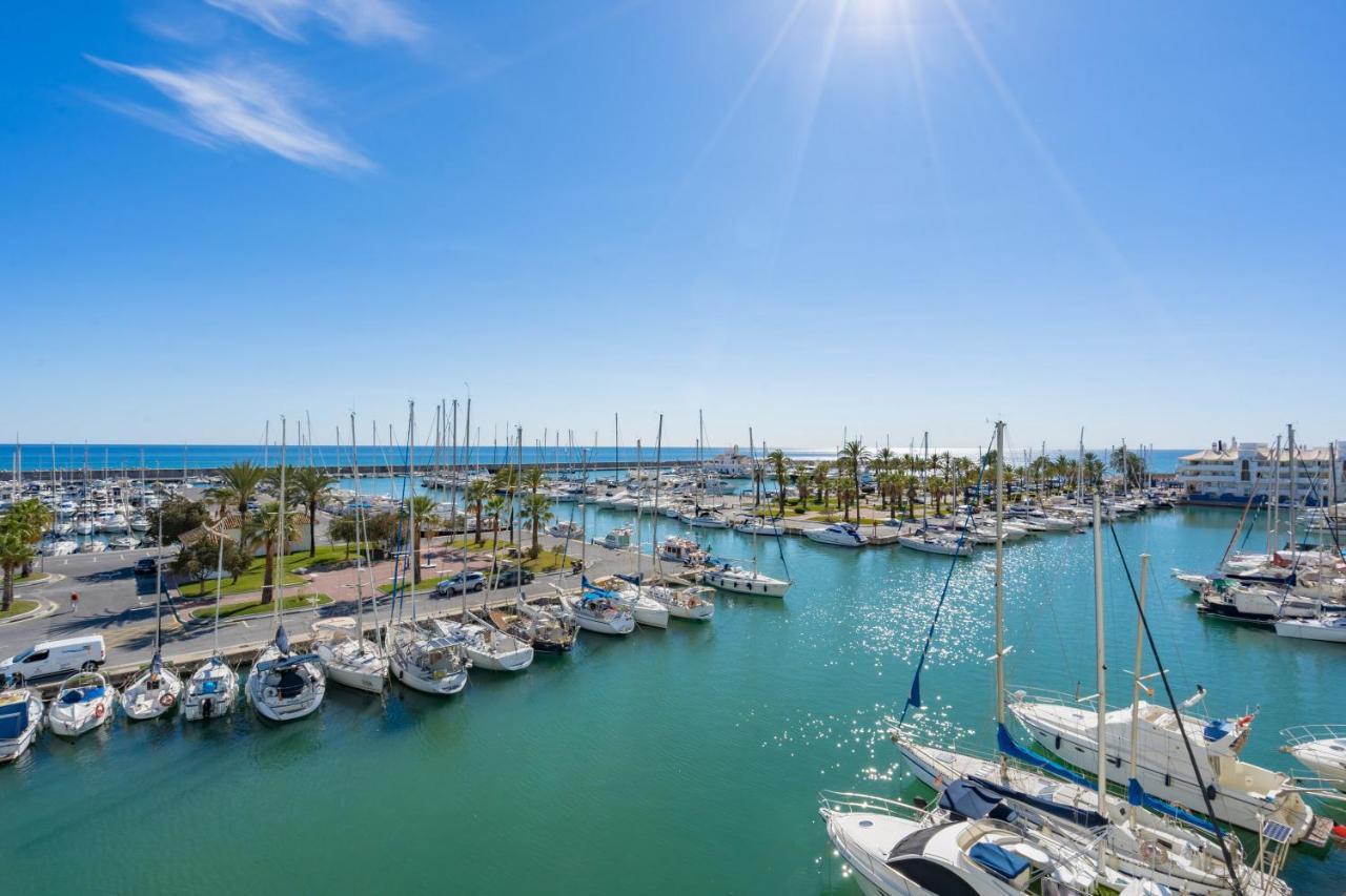 PUERTO DE BENALMÁDENA APARTAMENTO VACACIONAL con VISTAS AL MAR Y YATES TRES HABITACIONES 2 BAÑOS Esterno foto