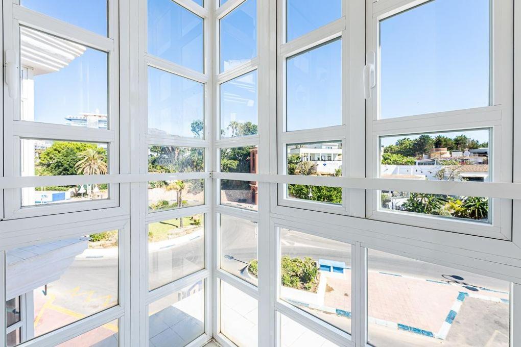 PUERTO DE BENALMÁDENA APARTAMENTO VACACIONAL con VISTAS AL MAR Y YATES TRES HABITACIONES 2 BAÑOS Esterno foto