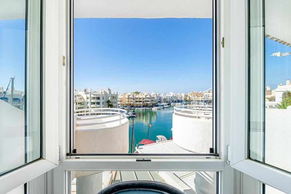 PUERTO DE BENALMÁDENA APARTAMENTO VACACIONAL con VISTAS AL MAR Y YATES TRES HABITACIONES 2 BAÑOS Esterno foto